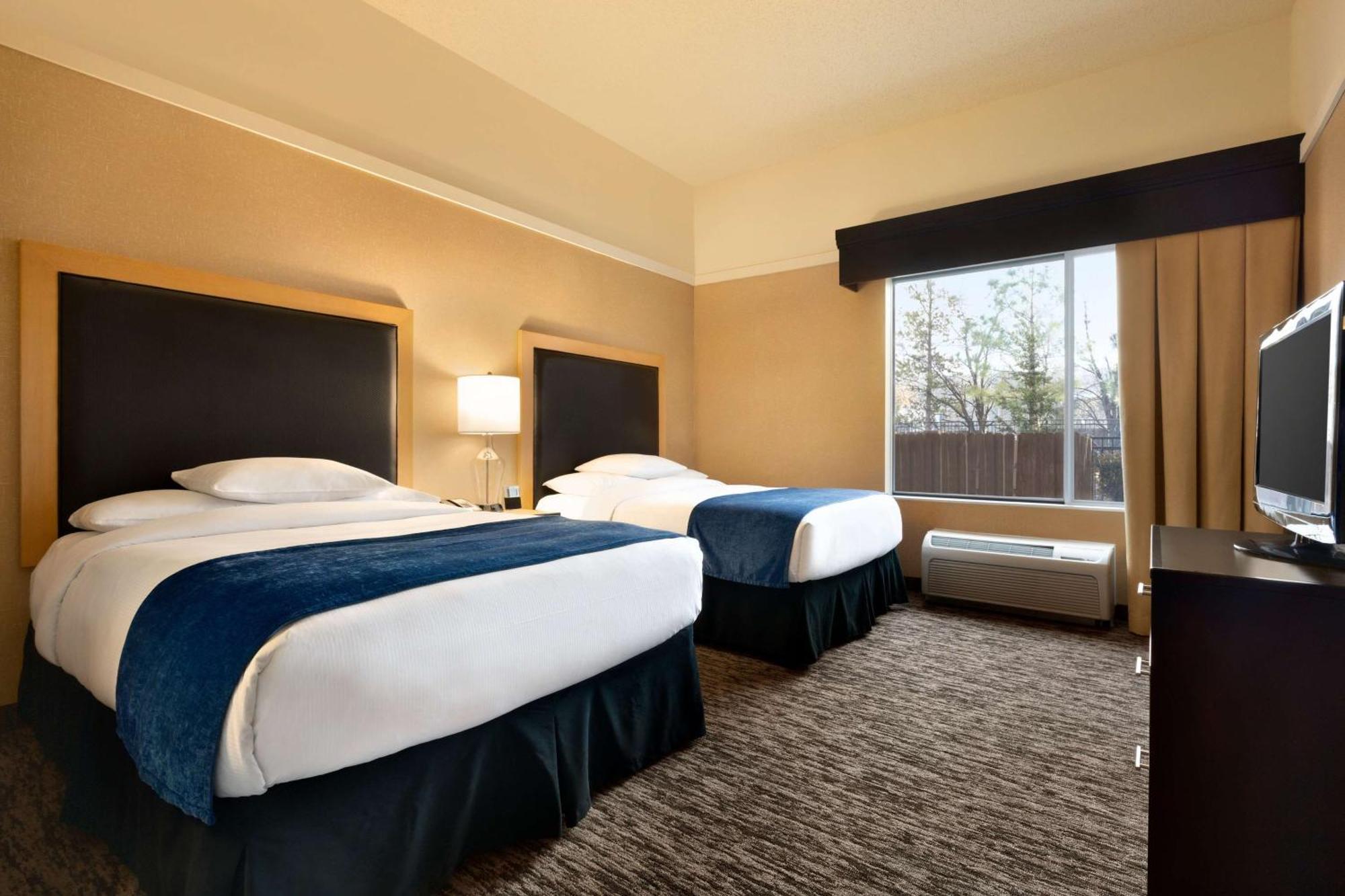 Doubletree By Hilton Hotel Oklahoma City Airport Exterior photo