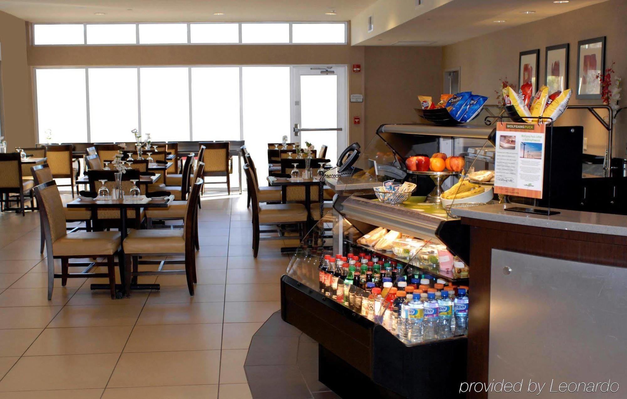 Doubletree By Hilton Hotel Oklahoma City Airport Exterior photo